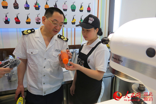 武汉突查一商圈冰淇淋店 总体食品安全情况良好